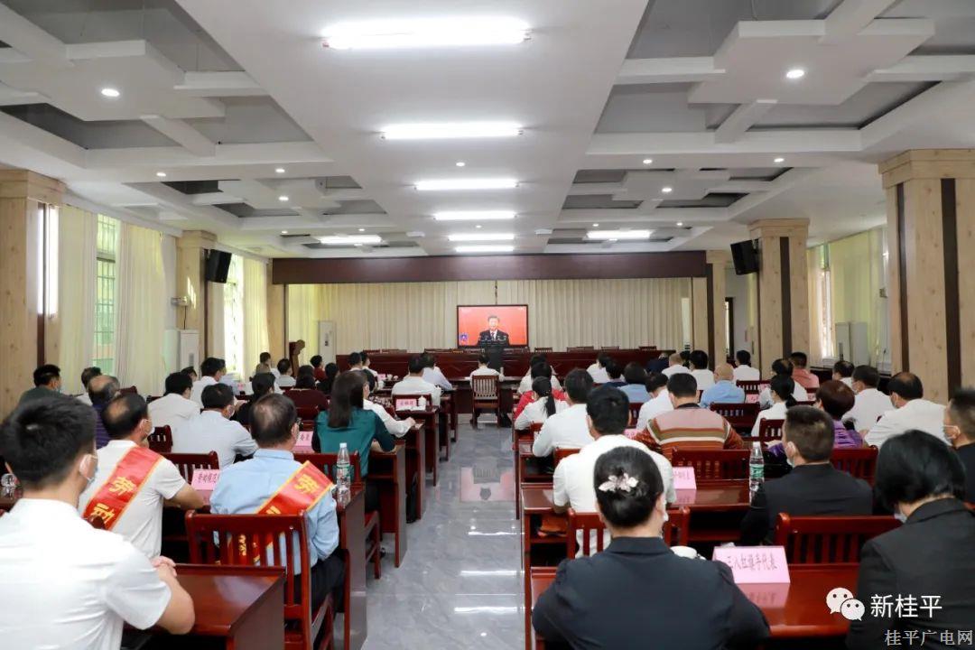 我市廣大黨員干部群眾積極收聽收看黨的二十大開幕會直播