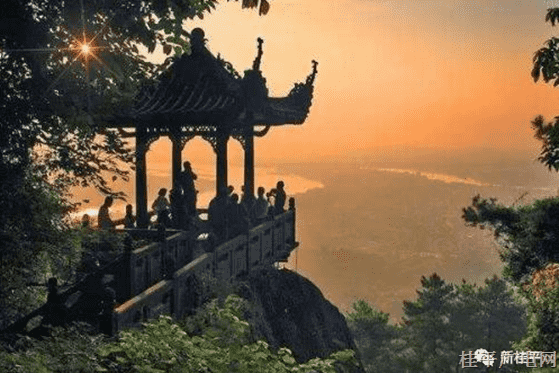 桂平：人隨春好宜旅游