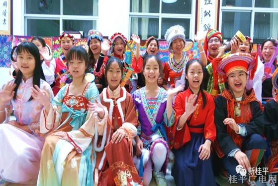 中華民族一家親 同心共迎二十大——桂平市逸夫實驗小學開展“壯族三月三”主題活動