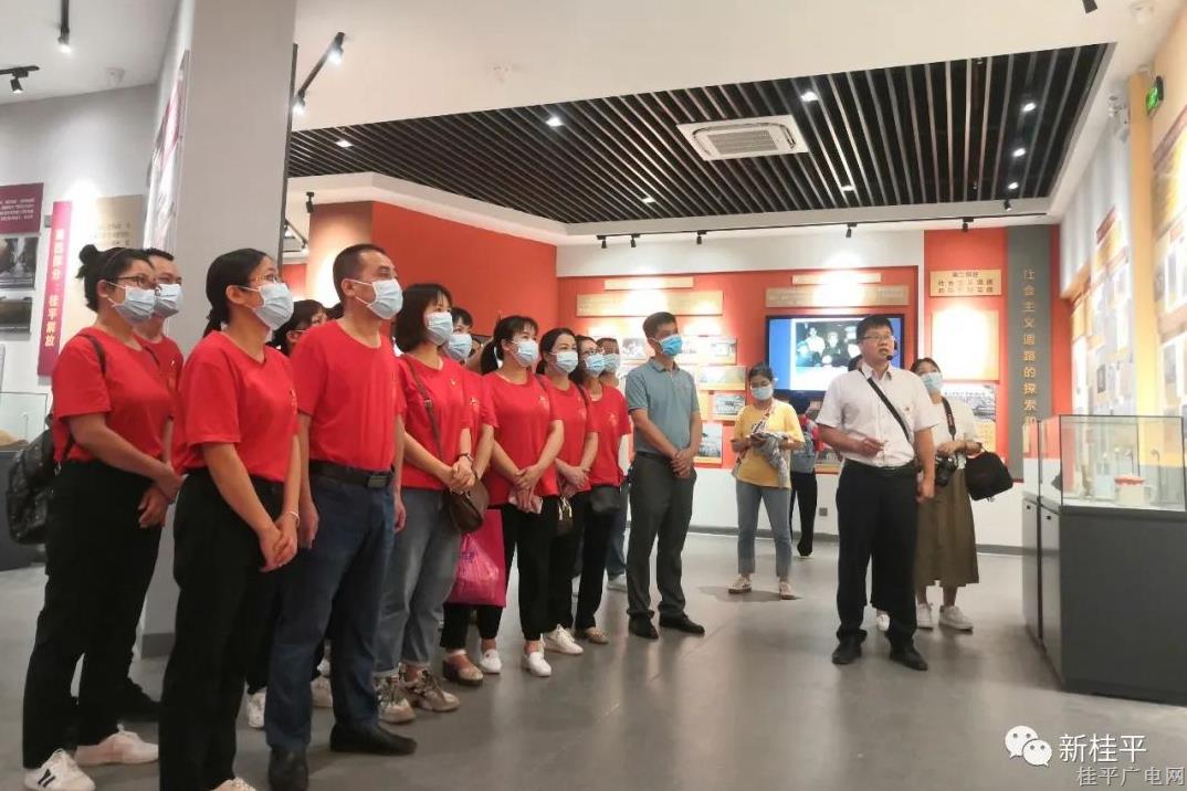參觀歷史教育基地  建設(shè)示范“清廉醫(yī)院”