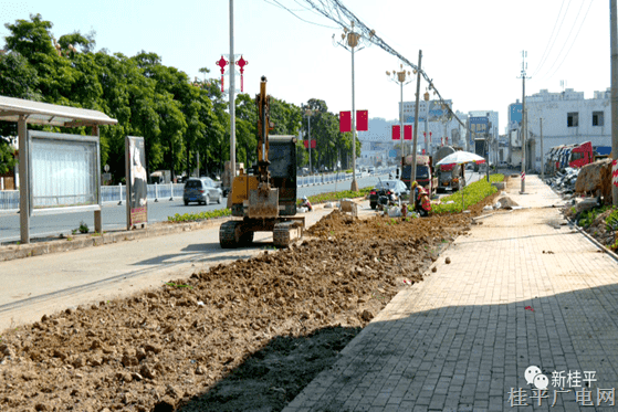 不懼高溫“烤”驗(yàn) 全力以赴加快市政道路建設(shè)