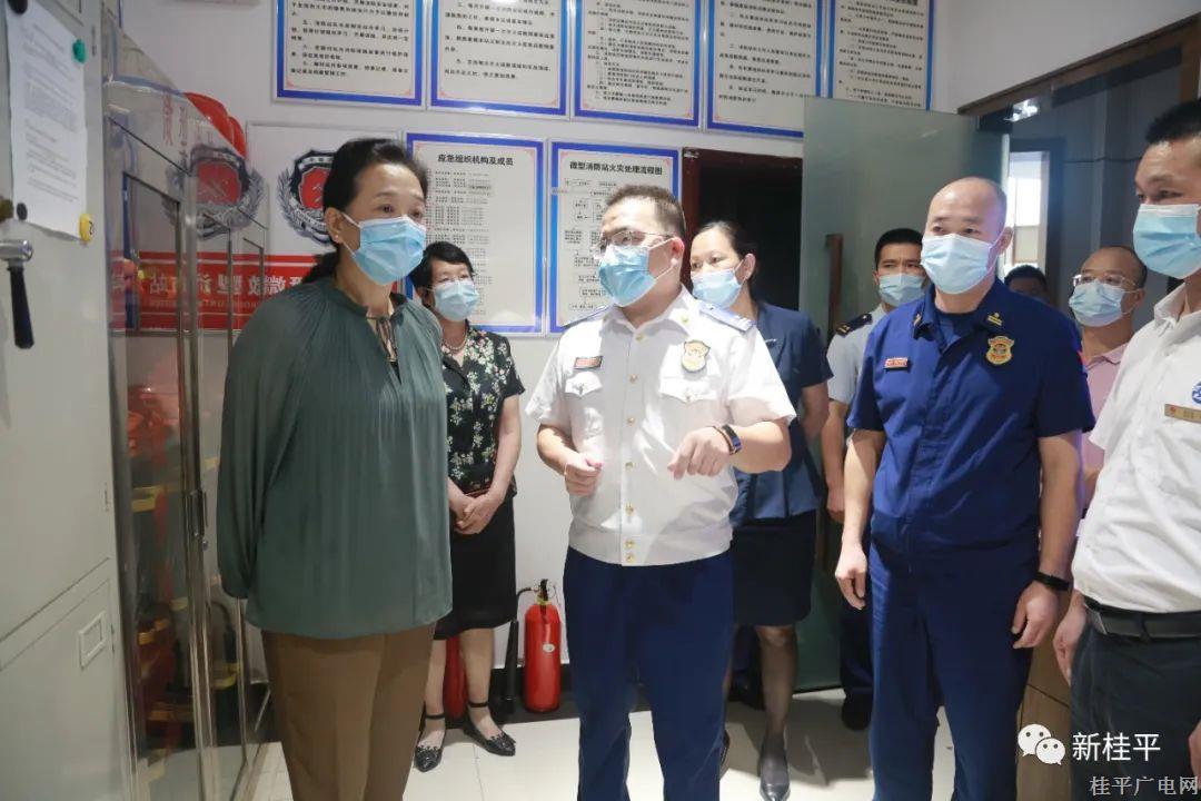 自治區(qū)人大調(diào)研組到我市調(diào)研