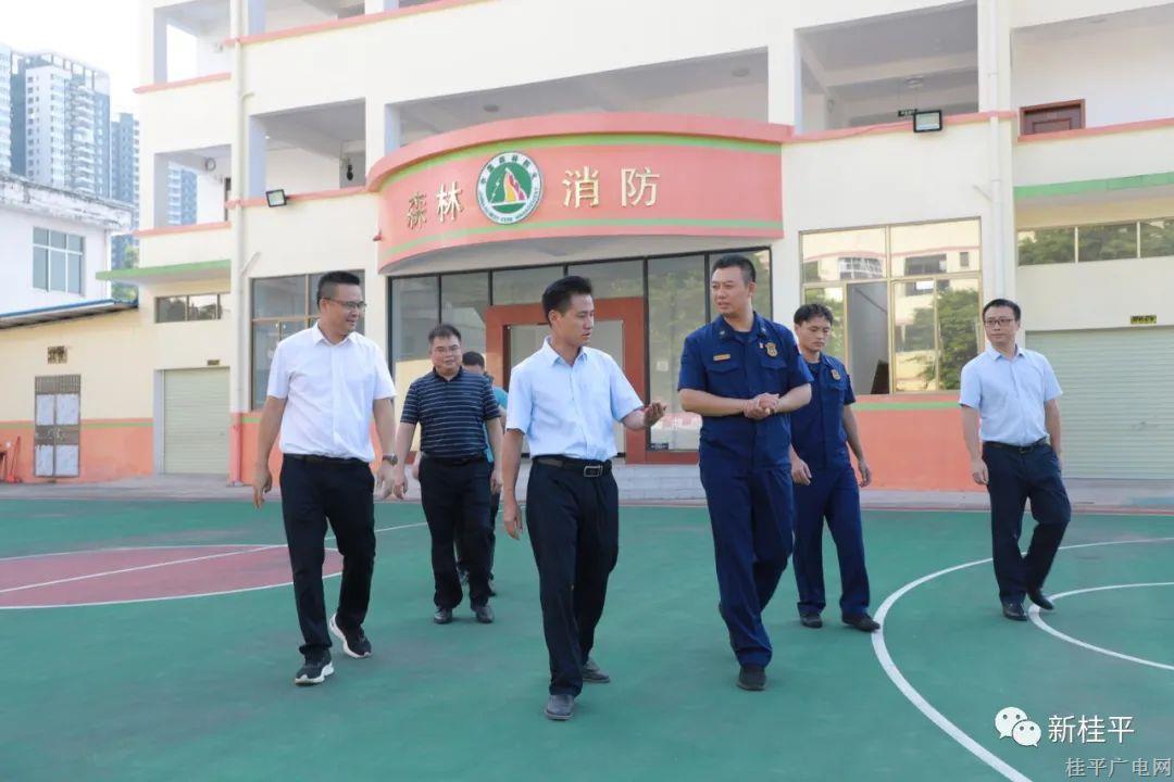 本周,，書記、市長去了哪里