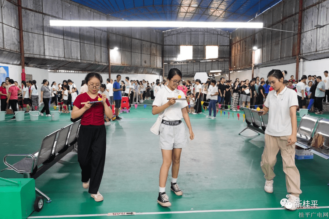 桂平市總工會“曬曬看”建設模范機關創(chuàng)新“黨建+”工會工作模式
