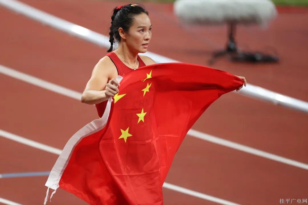 亞運會捷報,！廣西“女飛人”韋永麗攜手隊友勇奪女子4×100米接力金牌,！