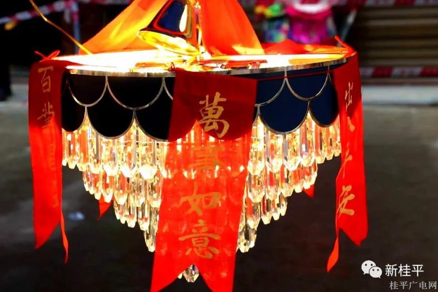 【網(wǎng)絡中國節(jié)·元宵】蒙圩元宵燈會：競花燈 品民俗 流光溢彩慶元宵