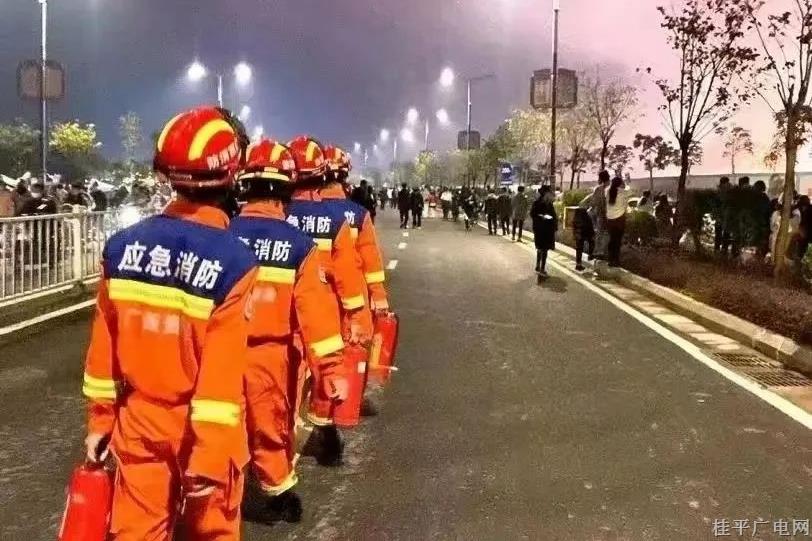 【網(wǎng)絡(luò)中國節(jié)·元宵】團市委攜手市青企協(xié),、柏地控股等愛心企業(yè)到桂平市消防救援大隊開展元宵佳節(jié)慰問活動
