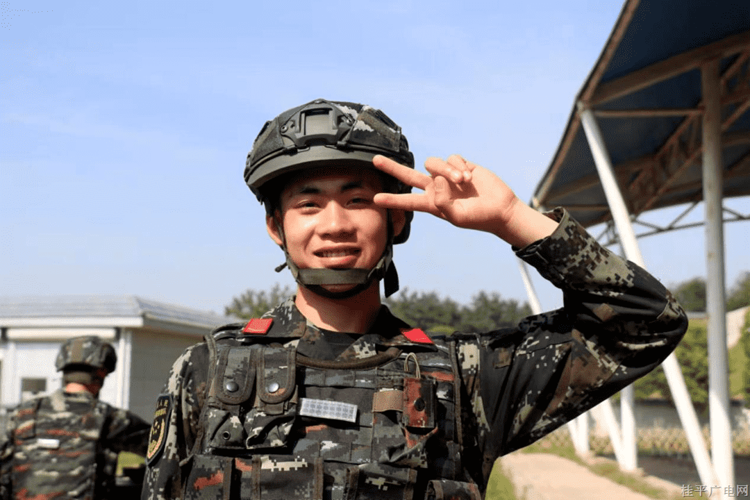 大灣鎮(zhèn)兩兄弟同穿“橄欖綠” 弟弟“二次入伍”再踏軍旅征程 續(xù)寫(xiě)“老兵新篇”