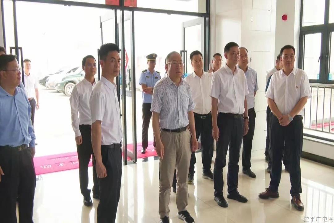 國(guó)家交通運(yùn)輸部調(diào)研組到我市調(diào)研