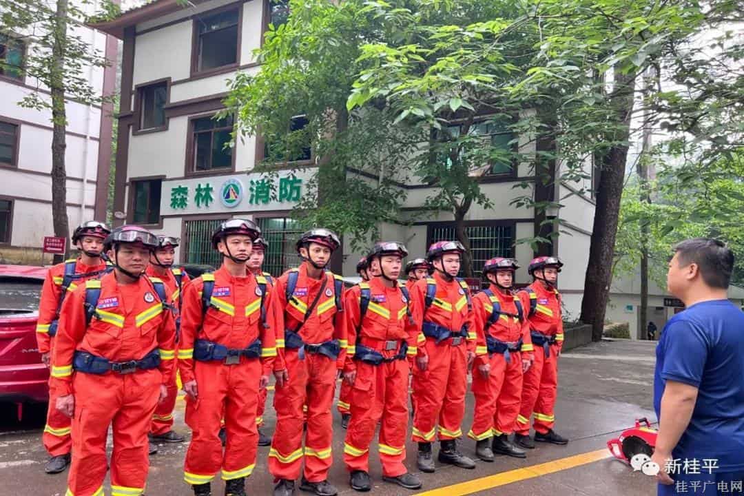 五一我在崗 | 桂平市森林消防隊：全力守護(hù)假期景區(qū)安全 為游客出行保駕護(hù)航
