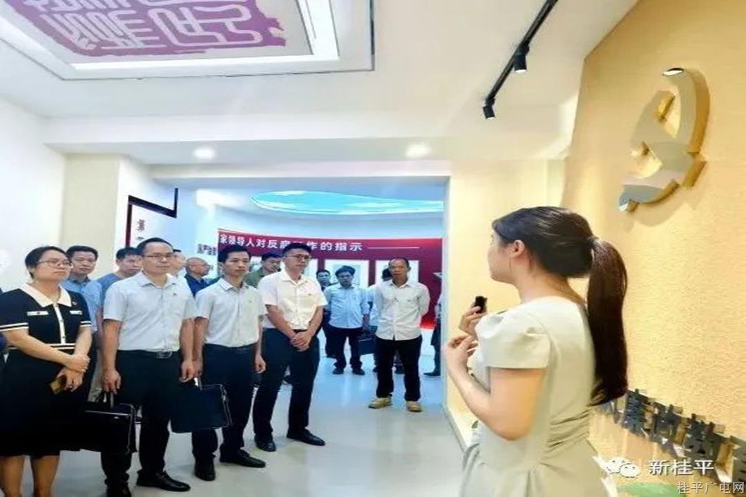 石咀鎮(zhèn)黨委組織開展“黨員進黨?！奔休営柡屯獬隹疾鞂W習活動