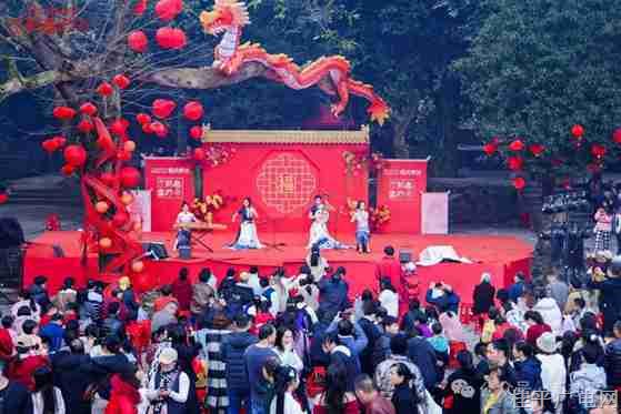 【網(wǎng)絡中國節(jié)?春節(jié)】大年初一 桂平西山游客如潮涌