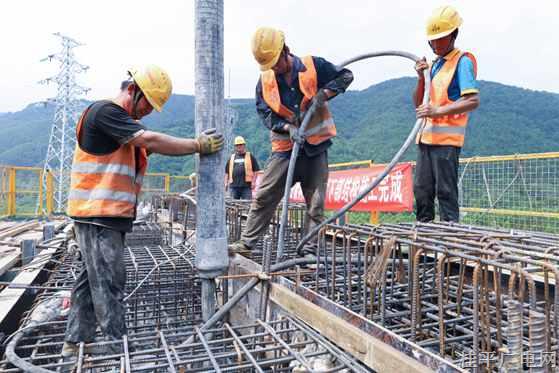 柳梧鐵路4標(biāo)項目金田紫荊河特大橋下部結(jié)構(gòu)施工完成