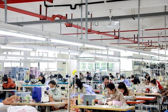 桂平：節(jié)后企業(yè)復工忙生產(chǎn) 開足馬力趕訂單