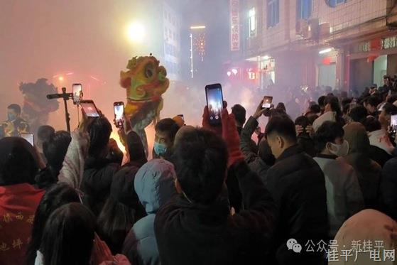 下灣鎮(zhèn)：傳統(tǒng)掛燈節(jié) 熱鬧慶新春